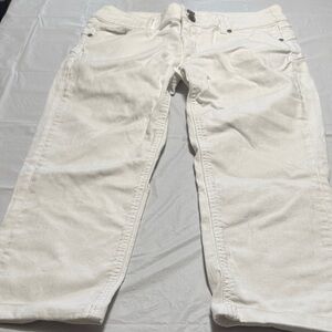 New York & Company White Curve Creator Crop Jeans size 4